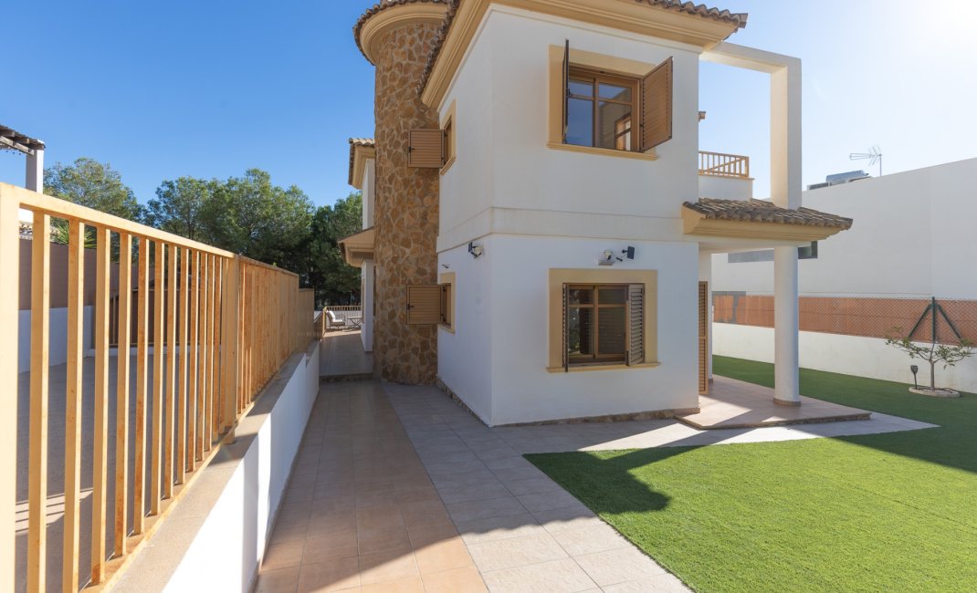 Reventa - Chalet / Villa  -
Finestrat