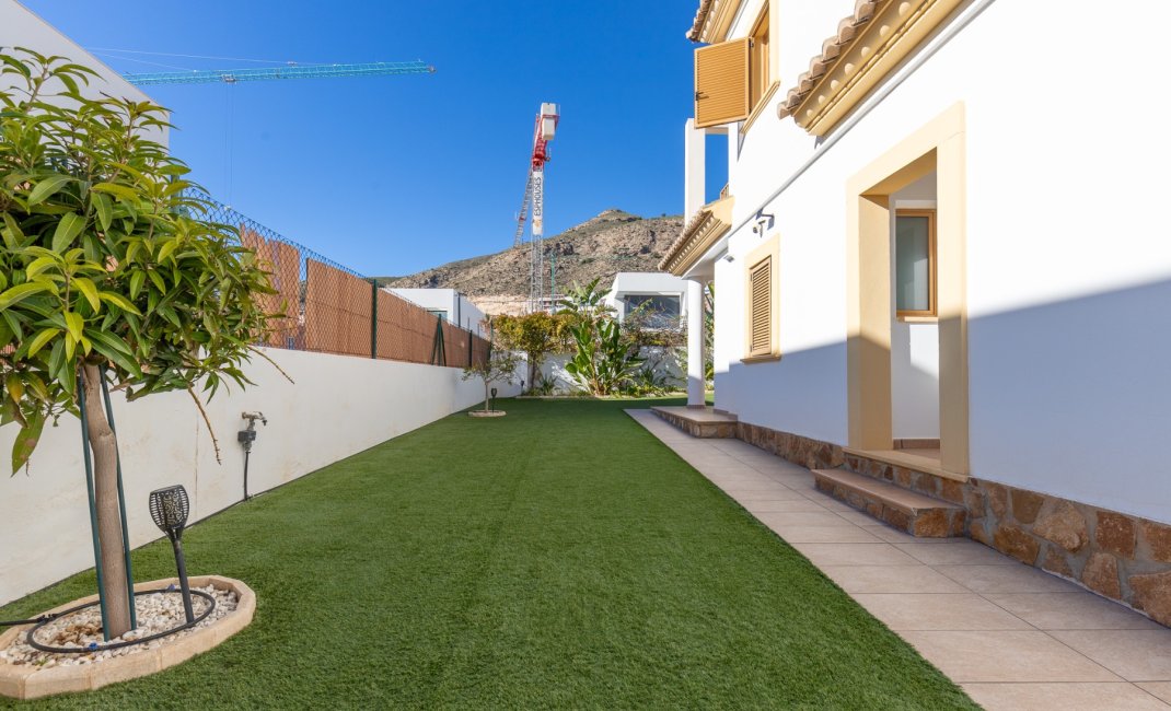 Reventa - Chalet / Villa  -
Finestrat