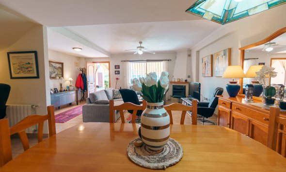 Resale - Bungalow -
Albir