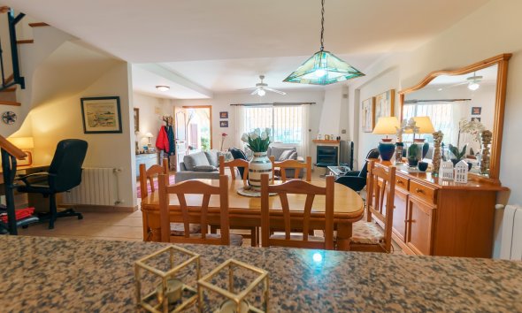 Resale - Bungalow -
Albir