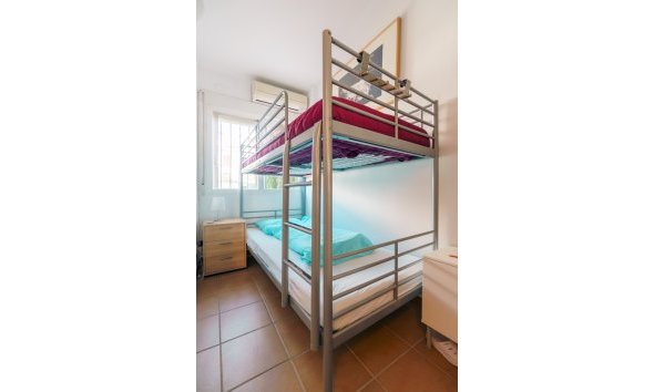 Resale - Bungalow -
Albir