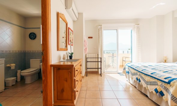 Resale - Bungalow -
Albir
