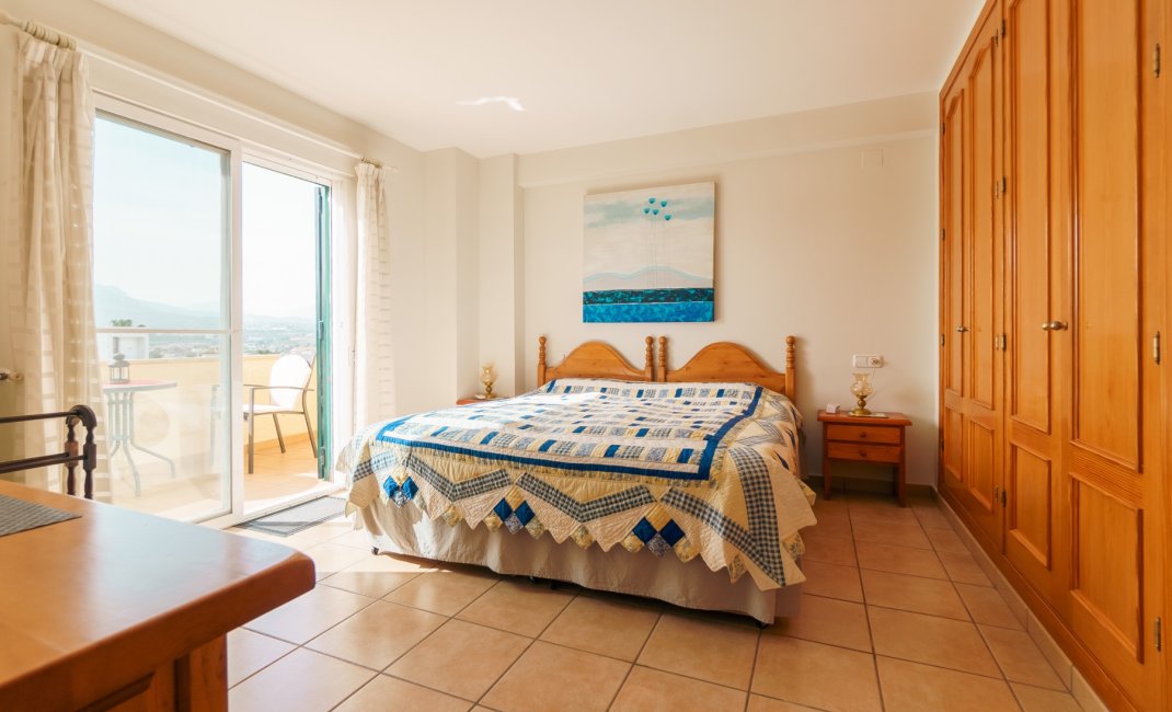 Resale - Bungalow -
Albir