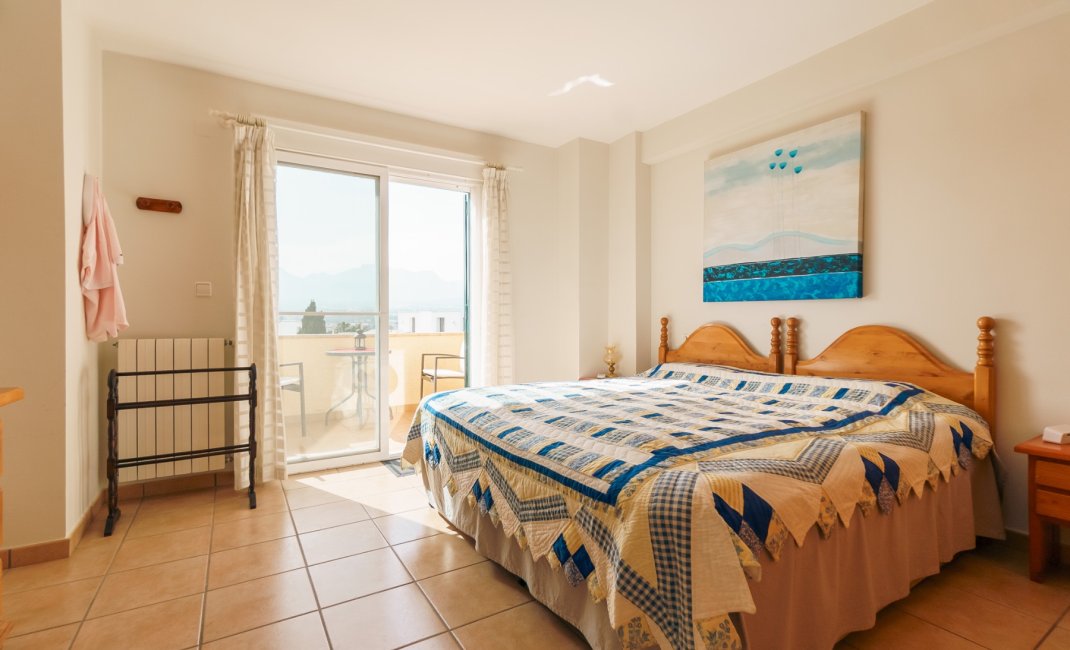 Resale - Bungalow -
Albir