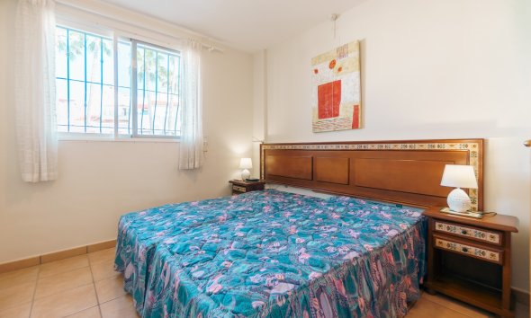 Resale - Bungalow -
Albir