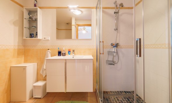 Resale - Bungalow -
Albir