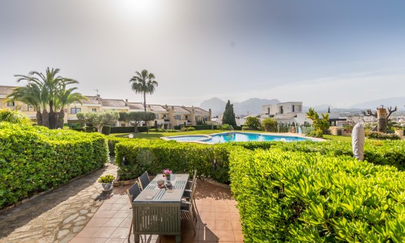 Resale - Bungalow -
Albir