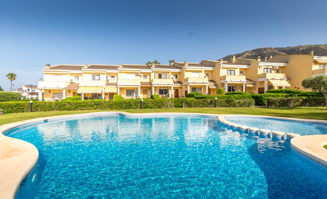 Resale - Bungalow -
Albir