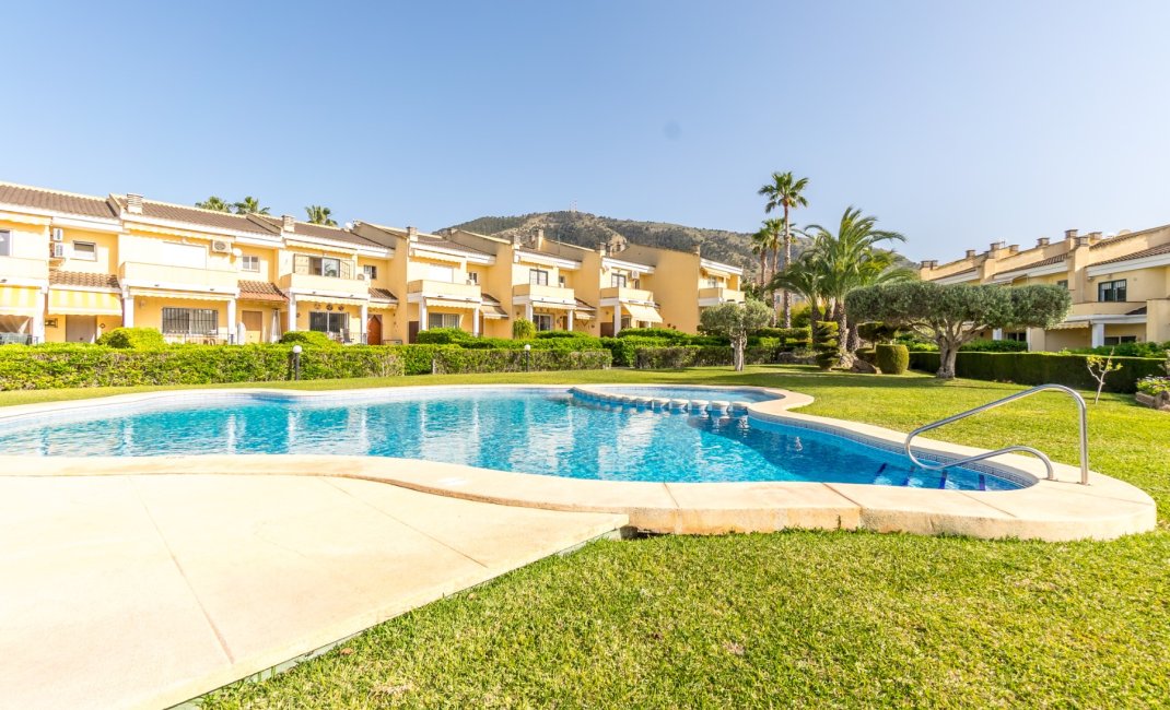 Resale - Bungalow -
Albir