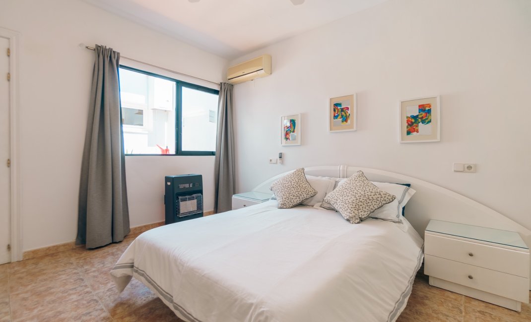 Resale - Bungalow -
Albir