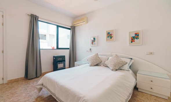 Resale - Bungalow -
Albir