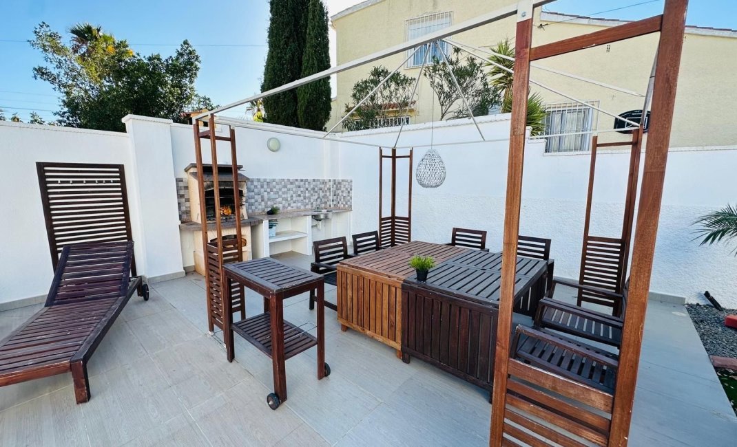 Videresalg - Villa -
La Nucía - Entrepinos