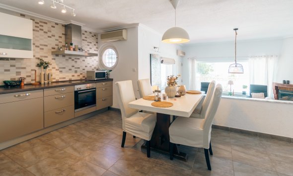 Reventa - Chalet / Villa  -
Albir