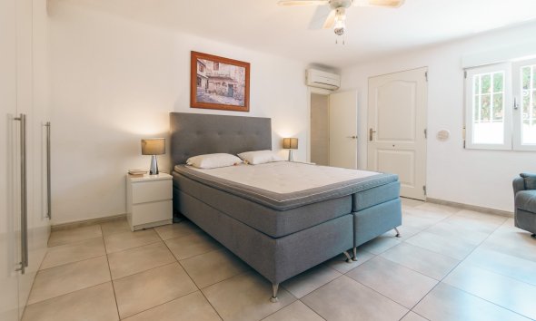 Reventa - Chalet / Villa  -
Albir