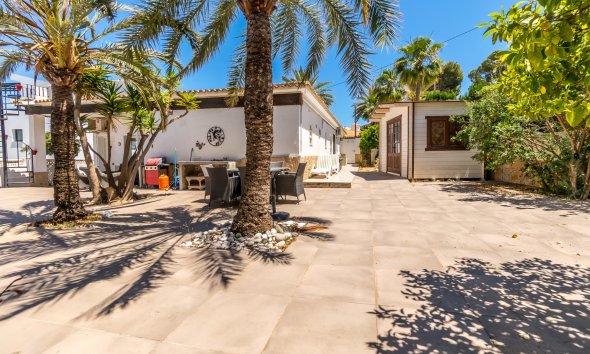 Reventa - Chalet / Villa  -
Albir