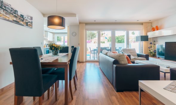 Reventa - Chalet / Villa  -
Albir