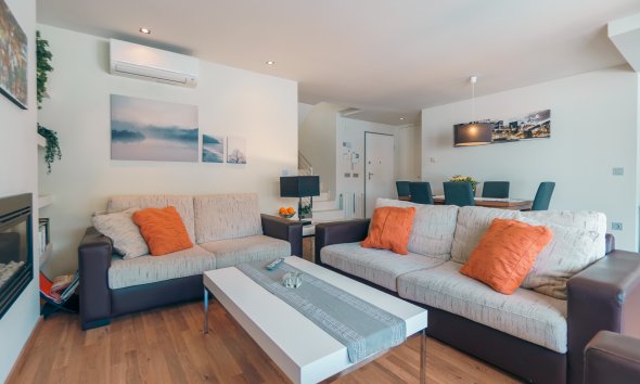 Reventa - Chalet / Villa  -
Albir