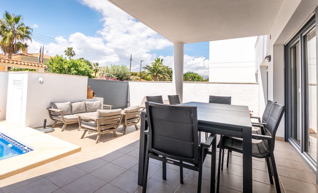 Reventa - Chalet / Villa  -
Albir