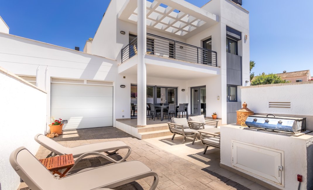 Reventa - Chalet / Villa  -
Albir
