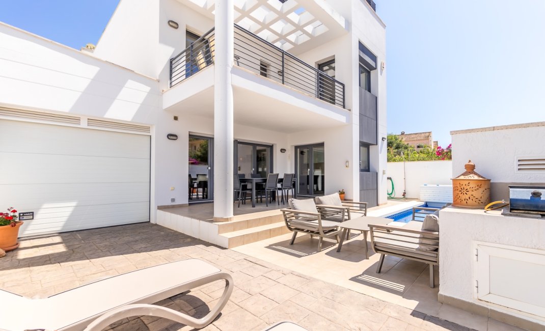 Reventa - Chalet / Villa  -
Albir