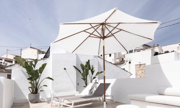 Revente - Maison mitoyenne -
Altea