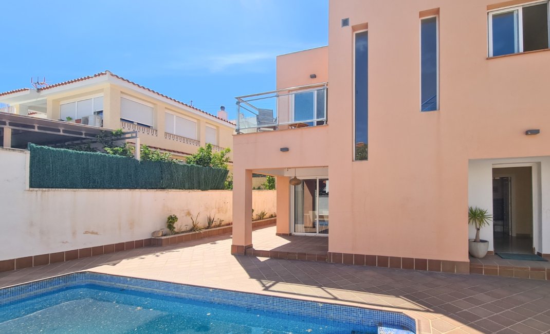 Videresalg - Villa -
Albir