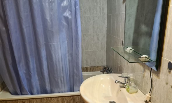 Alquiler corta estancia - Apartamento / piso -
Albir