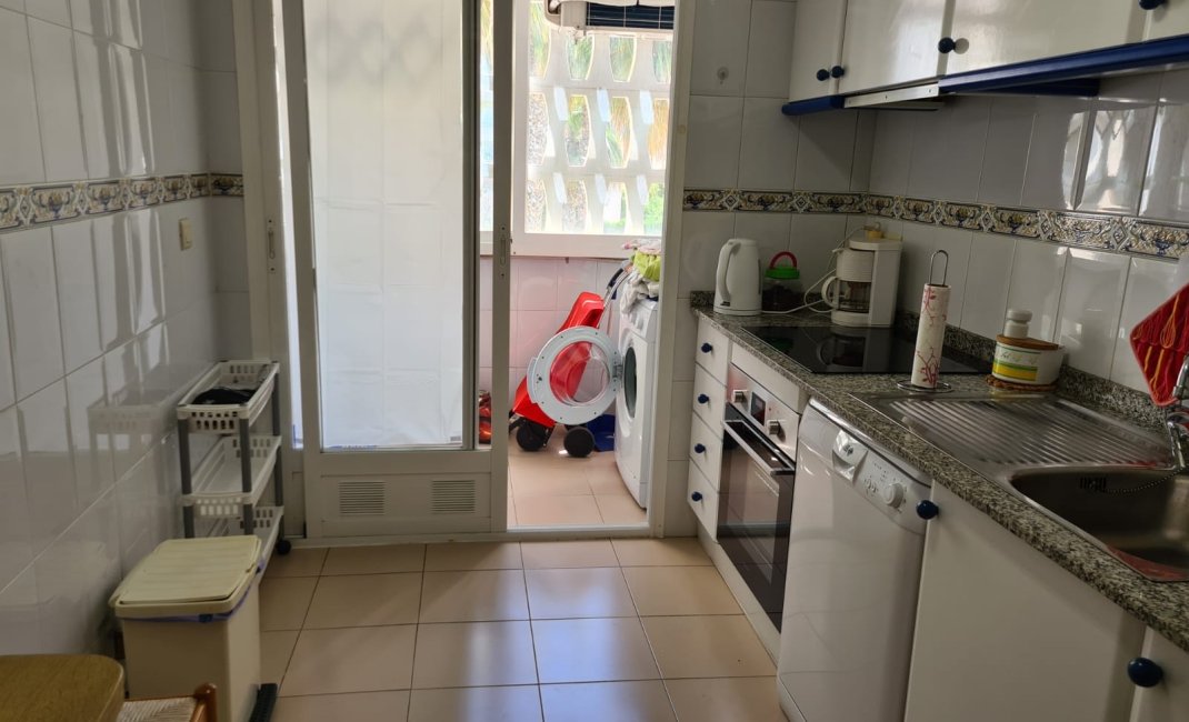 Alquiler corta estancia - Apartamento / piso -
Albir