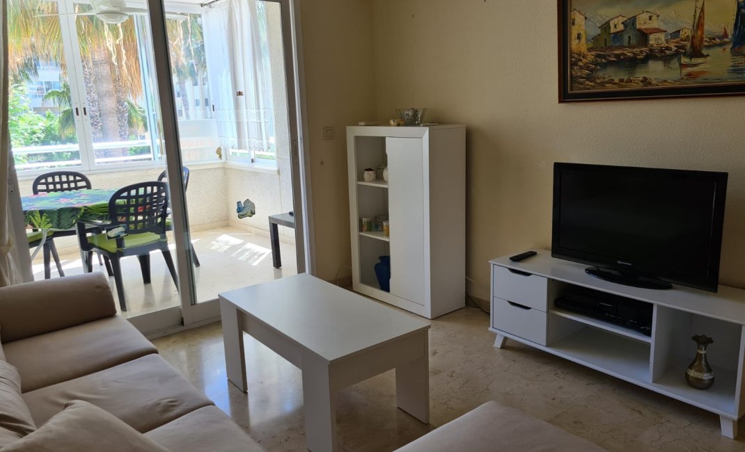 Alquiler corta estancia - Apartamento / piso -
Albir