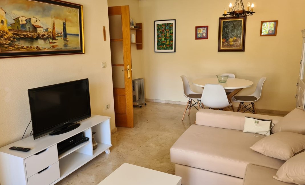 Alquiler corta estancia - Apartamento / piso -
Albir