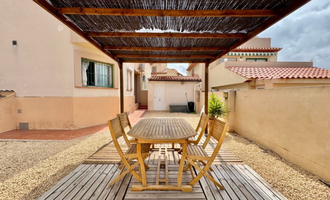 Resale - Villa -
Albir