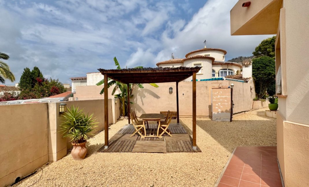Resale - Villa -
Albir