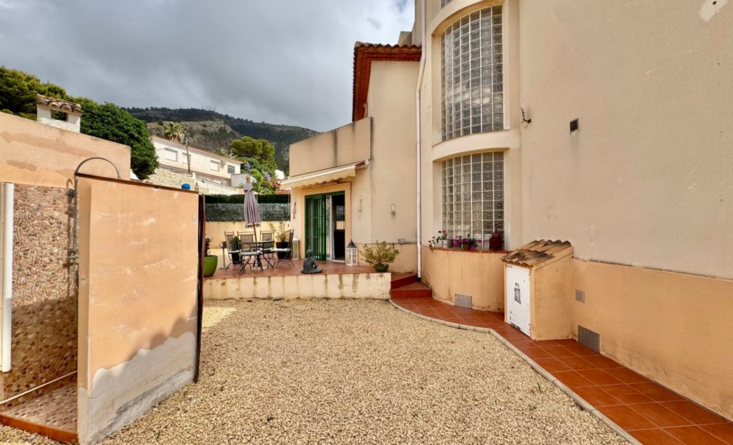 Resale - Villa -
Albir