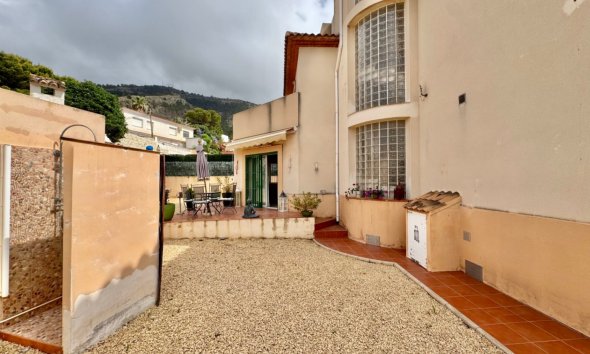 Resale - Villa -
Albir