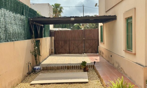 Resale - Villa -
Albir
