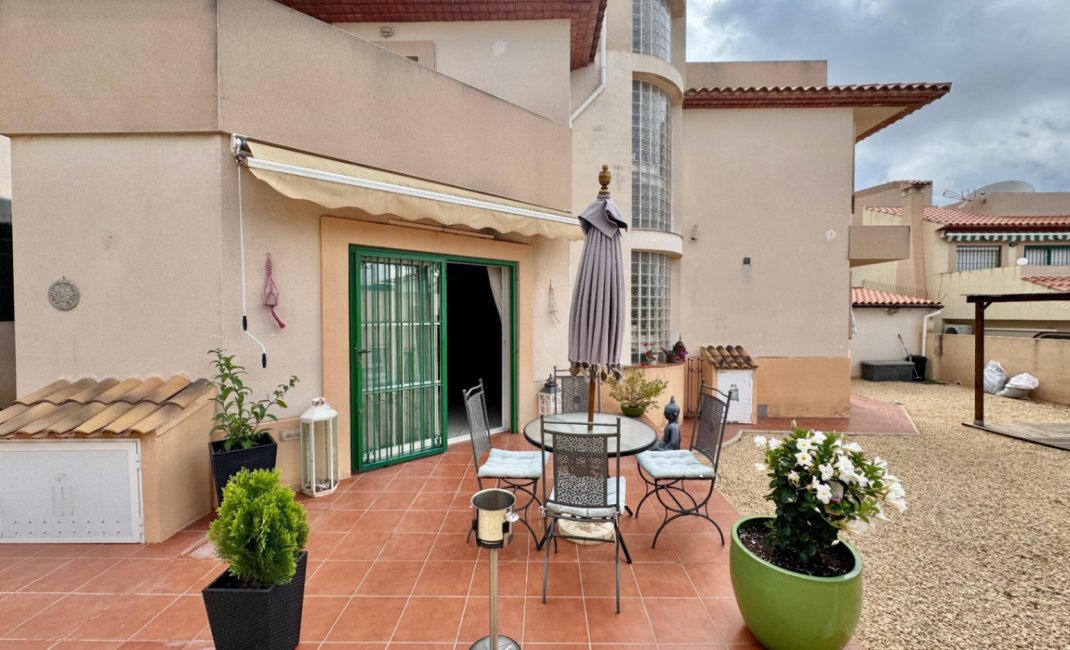 Resale - Villa -
Albir
