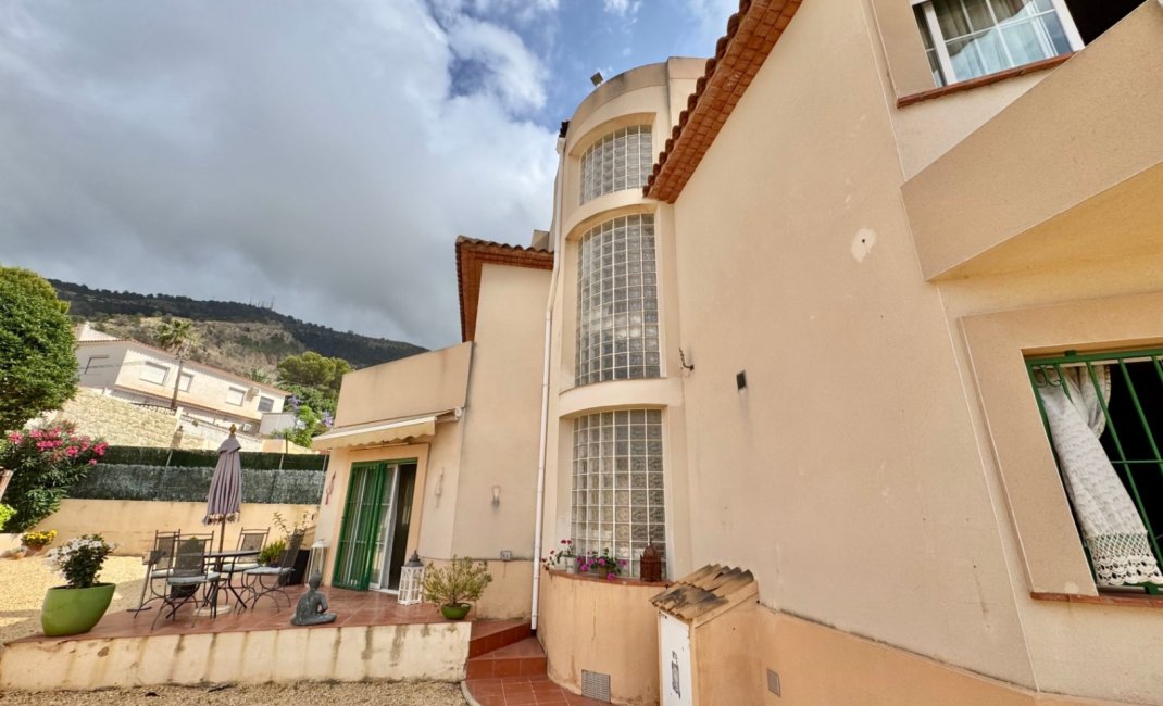 Resale - Villa -
Albir