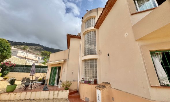 Resale - Villa -
Albir