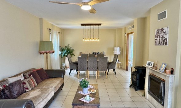 Resale - Villa -
Albir