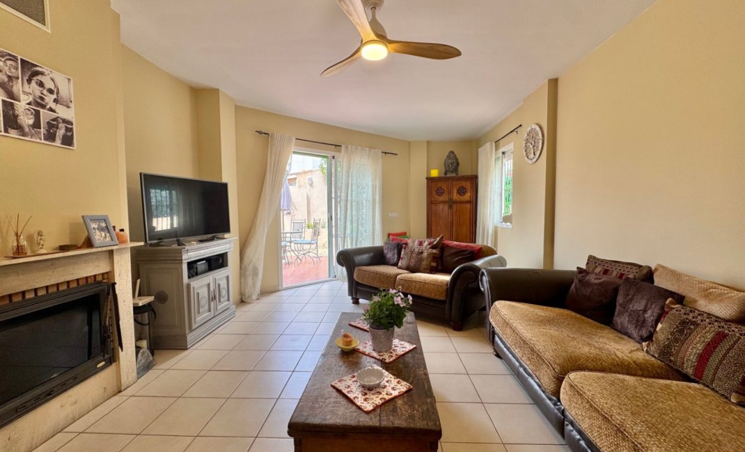 Resale - Villa -
Albir