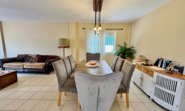 Resale - Villa -
Albir