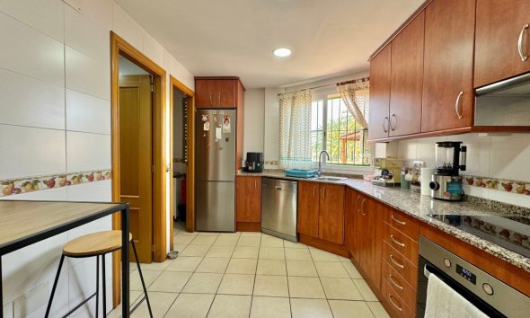 Resale - Villa -
Albir
