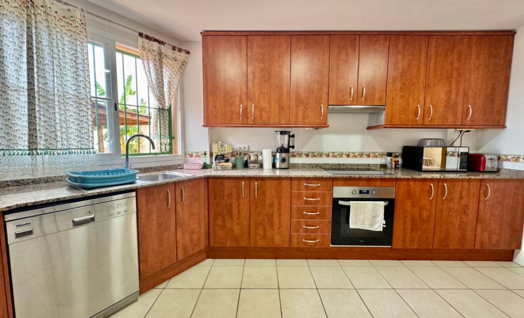 Resale - Villa -
Albir