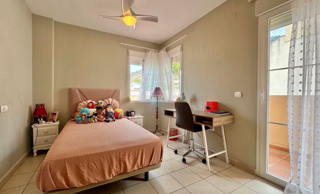 Resale - Villa -
Albir