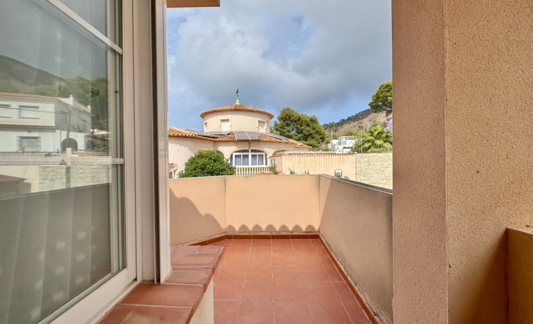 Resale - Villa -
Albir