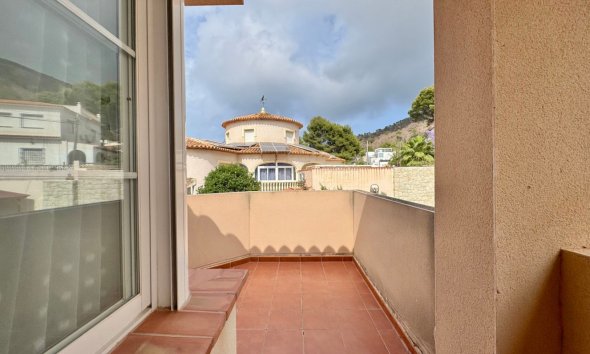 Resale - Villa -
Albir