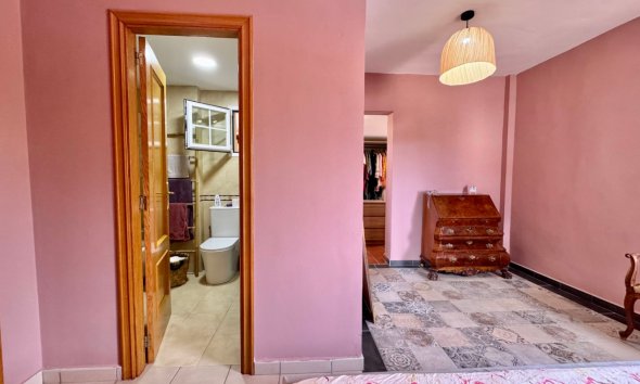 Resale - Villa -
Albir