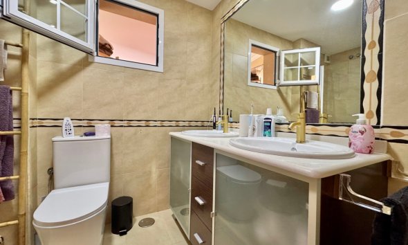 Resale - Villa -
Albir