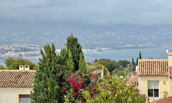 Resale - Villa -
Albir