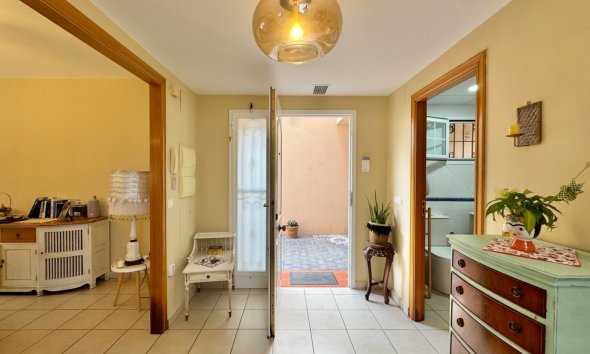 Resale - Villa -
Albir